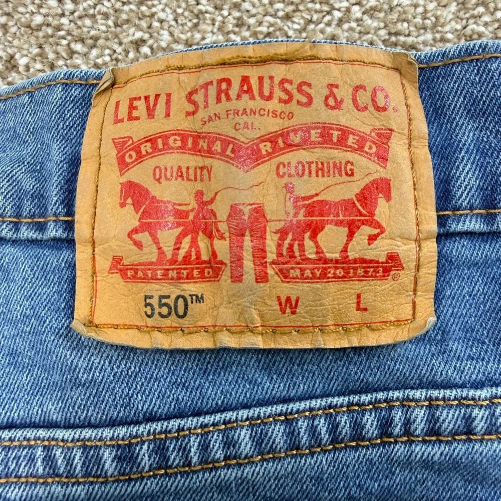 Levis 550 Relaxed Fit Blue Jeans Mens 52x29 Medium Wash Denim 52 29 Work Classic
